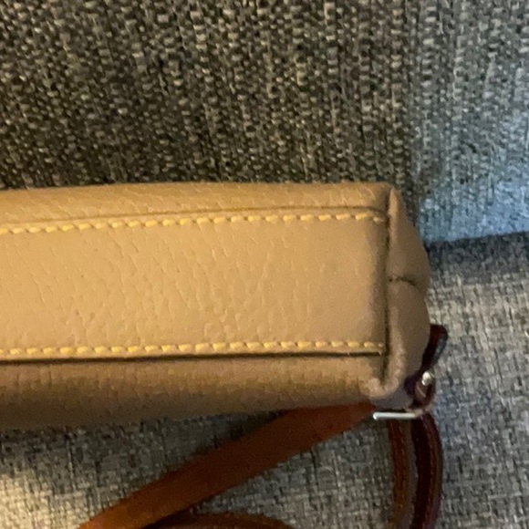 AUTHENTIC DOONEY & BOURKE TAN LEATHER Crossbody - Picture 3 of 10